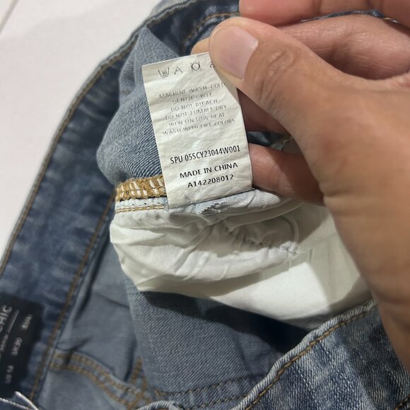 BloomChic Denim Shorts Womens 16 Blue Distressed Rolled Hem Mid Rise Stretch Poc - Picture 3 of 16